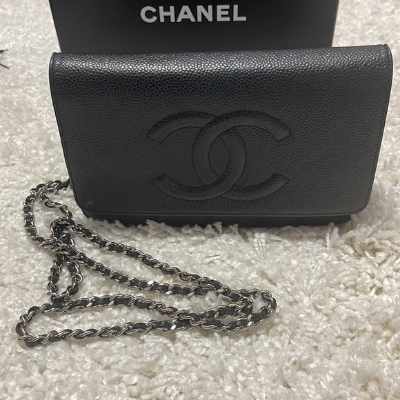 CHANEL Timeless Classic Wallet on a Chain - Picture 3 of 11